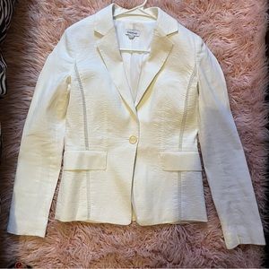 ✨Bebe button down blazer ✨